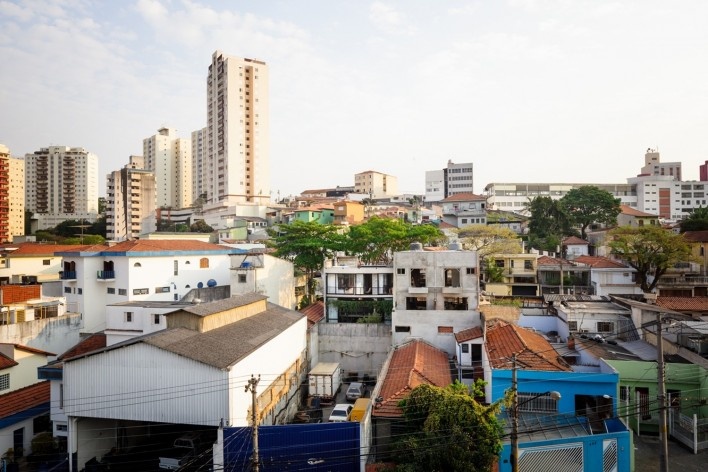 Casa Maracanã, São Paulo, surroundings. Terra e Tuma arquitetos associados.<br />Foto Pedro Kok 