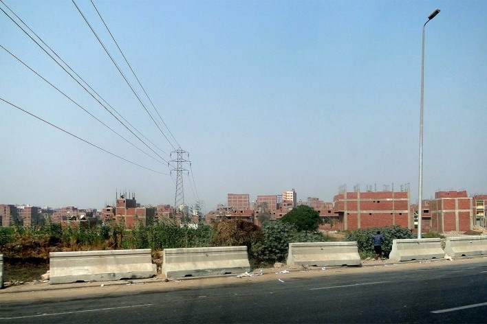 Bairro residencial no Cairo (edificações não concluídas a anos)<br />Foto Sergio Antonio dos Santos Junior 