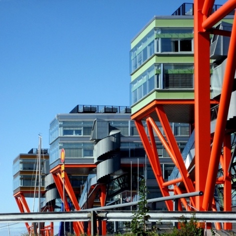 Edifício de escritórios, Helsinki, Finlândia, 2002. Arquiteto Kai Wartiainen<br />Foto Roberto Segre 