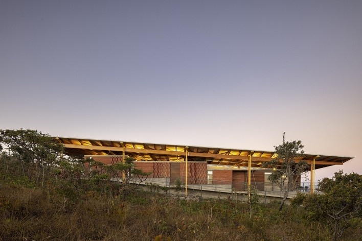 Palicourea House, São Jorge GO Brasil, 2021. Architects Daniel Mangabeira, Henrique Coutinho and Matheus Seco / Bloco Arquitetos<br />Foto/photo Joana França 