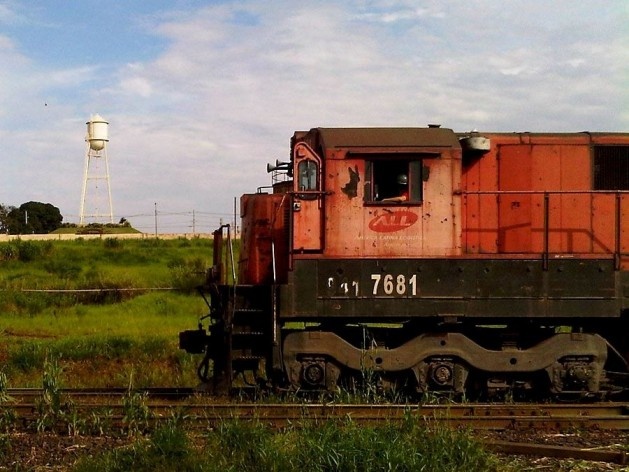 Locomotiva em funcionamento em área central, Araraquara<br />Foto Abilio Guerra 
