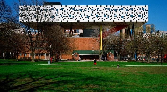 Sharp Center, exterior, Toronto, arquiteto Will Alsop, 2004<br />Foto Richard Johnson  [Alsop Architects]