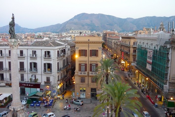 Vista aérea da cidade de Palermo, Itália. Foto tirada a partir do terraço da loja de departamentos Rinascente, ago. 2010<br />Foto Francisco Alves 