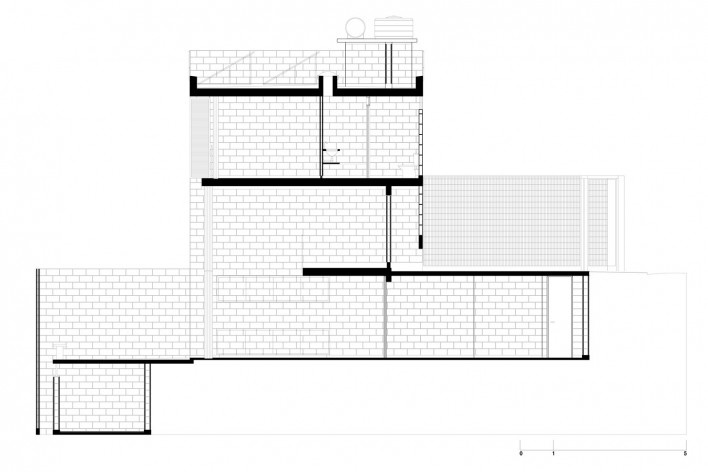 Casa Maracanã, São Paulo, corte A. Terra e Tuma arquitetos associados.