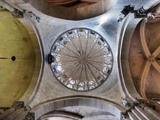 Catedrais de Salamanca, Espanha<br />Fotomontagem Victor Hugo Mori, 2019 