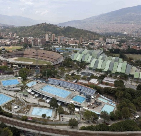 Complejo Acuático para los Juegos Panamericanos 2010 en Medellín <br />Foto Iwan Baan y Paisajes Emergentes 