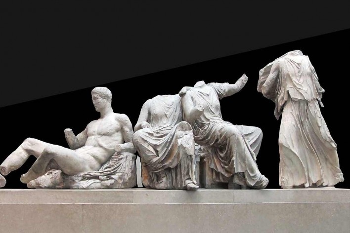 Esculturas em baixo relevo do frontão do Parthenon, British Museum, Londres<br />Foto Victor Hugo Mori 