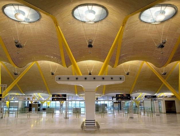 Terminal T4, Aeroporto Madrid-Barajas, arquiteto Richard Rogers e Estúdio Lamela <br />Foto Cristina Jorge 