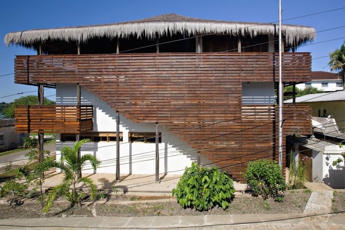 Instituto Socioambiental – ISA, São Gabriel da Cachoeira AM, 2006, escritório Brasil Arquitetura<br />Foto Daniel Ducci 