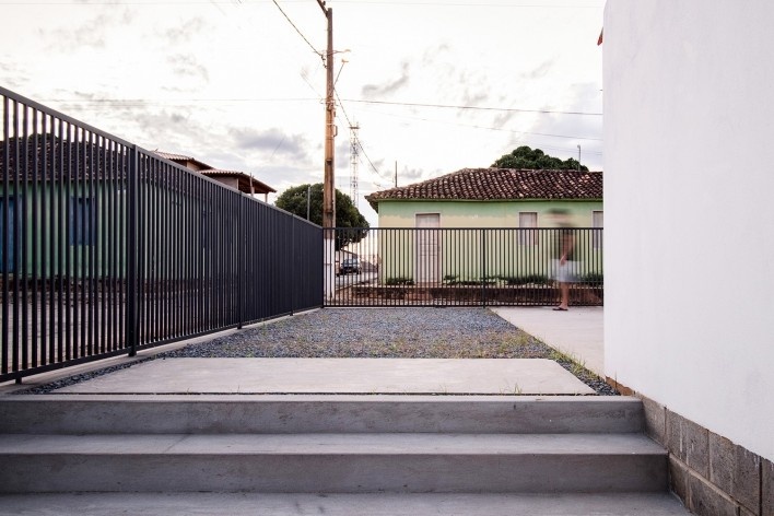 Casa de Dona Zuzinha, Campo Azul MG, 2022. Arquiteto Deryck Dantom / DL Arquitetos Associados<br />Foto/photo Urbansadness 