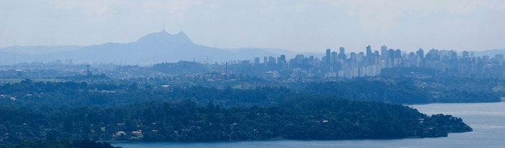 Vista de São Paulo a partir da Represa de Guarapiranga<br />Foto Iatã Canabrava 