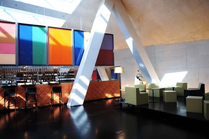 Casa da Música, restaurante, Porto, 2005. Arquitetos Rem Koolhaas e Ellen van Loon / OMA<br />Foto Junancy Wanderley 