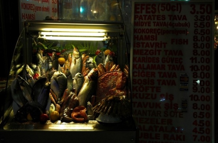 Detalle da la entrada en un restaurante en Istiklal Caddesi<br />Fotos: Rogério Vilas Boas 