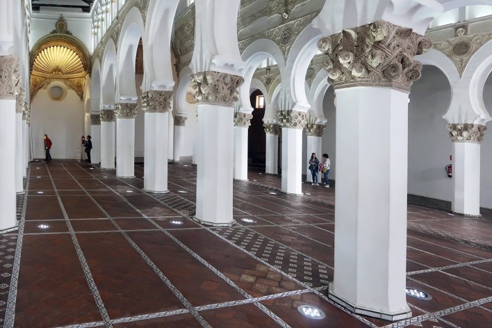 Sinagoga La Blanca (atual Igreja Santa Maria La Blanca), Toledo, Espanha<br />Fotomontagem Victor Hugo Mori, 2019 