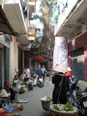 Hanói, ruela próxima ao túnel do tempo
<br />Foto Lucia Maria Borges de Oliveira 