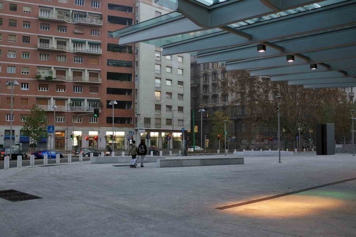 Piazza Lina Bo Bardi, Varesine, Milão. Kohn Pedersen Fox Associates<br />Foto Viviana Pozzoli 