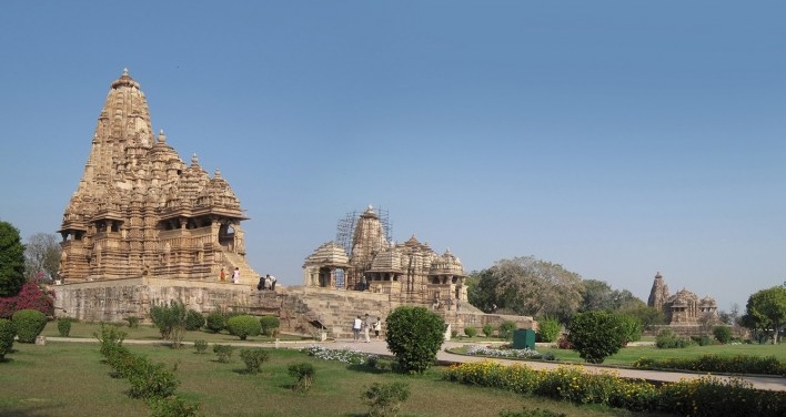 Templos Khajuharo em Madhya Pradesh, Índia<br />Fotomontagem Victor Hugo Mori, 2010 