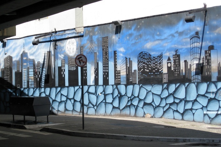 Grafite na Avenida São João (embaixo do Minhocão), São Paulo<br />Foto Paula Janovitch 