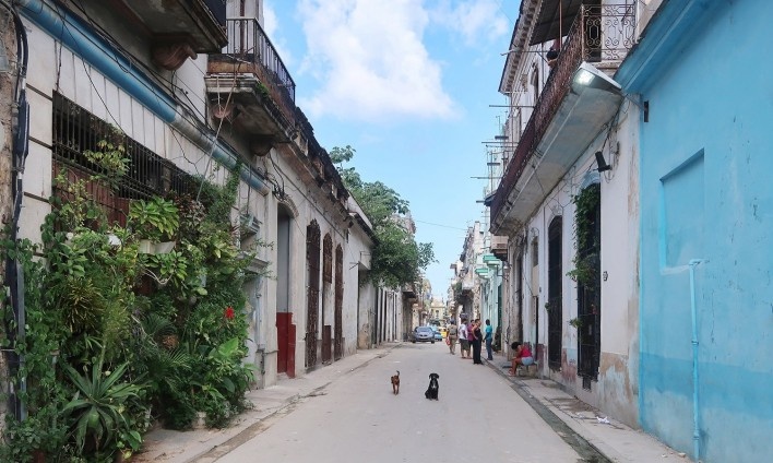 Calle Muralla, Habana Vieja, Cuba<br />Foto Victor Hugo Mori 