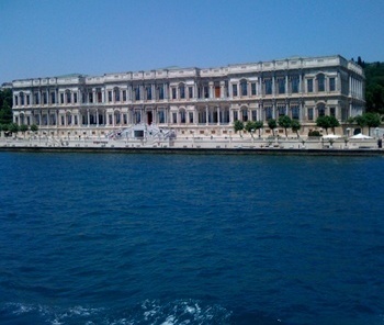 Palácio de Çiragan, junto ao Bósforo, Istambul 
