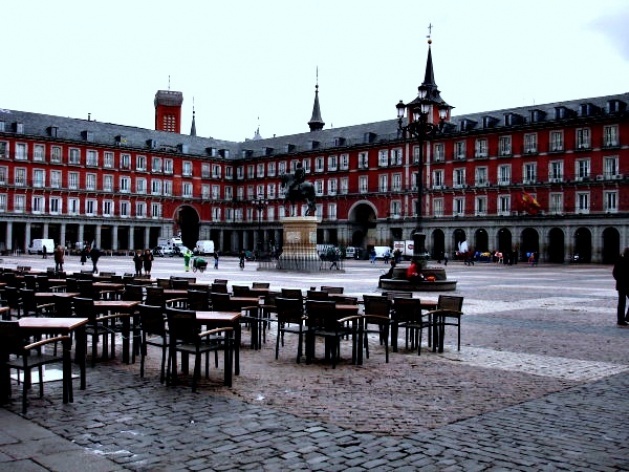 Plaza Mayor, vazia em dia de inverno<br />Foto Ana Paula Medeiros 