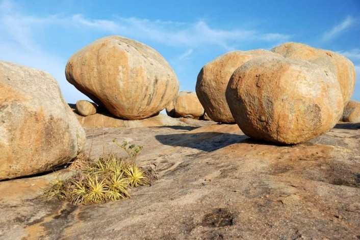 Foto 4 - Conjunto em que predominam pedras com forma esférica