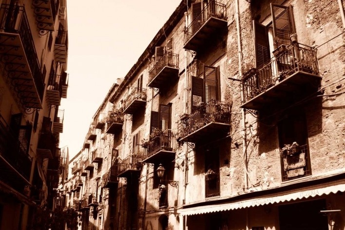 Edifícios com terraços. Palermo, Itália. Agosto/2010<br />Foto Francisco Alves 
