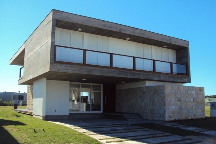 Casa no Xangri-lá, Condomínio Ventura Club. Pro A Profissionais de Arquitetura Ltda, 2011. Xangri-lá RS Brasil<br />Foto ProA 