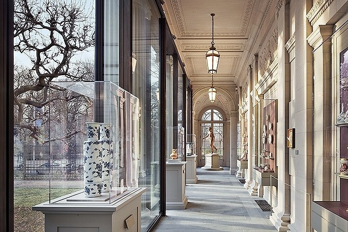 Interior view of the new Portico Gallery<br />Divulgation 