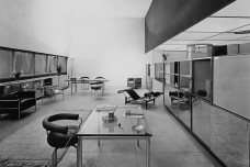 Charlotte Perriand - architetta e designer (1903 - 1999) - Designers -  designindex