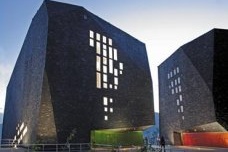 Biblioteca de Santo Domingo em Medellín: debate a arquitetura atual na Colômbia