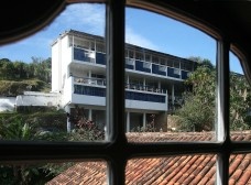 Niemeyer e o modelo do semi-duplex