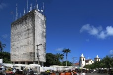 Recorrências e singularidades da arquitetura moderna em Pernambuco