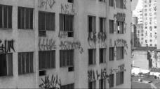 695e86a22d27_um_lugar_ao_centro.jpg