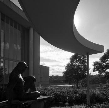 Oscar Niemeyer e a arte da implantação