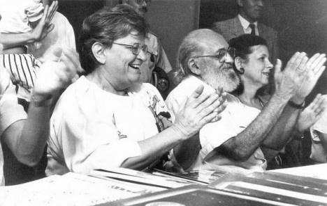 Luiza Erundina e Paulo Freire participando do Ato contra a censura nas escolas, c.1989Foto divulgação  [Memorial virtual Paulo Freire]
