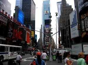 Figura 2b. Foto da Times Square  [karenblessen.com; http://flickr.com/photos/click-see/25803640]