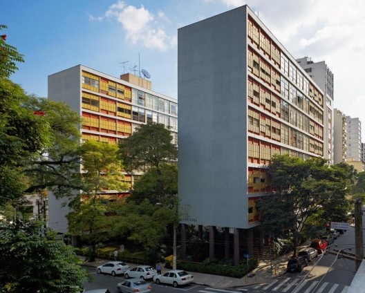 Edifício Louveira. São Paulo, 1946, João Batista Vilanova Artigas<br />Foto Nelson Kon 