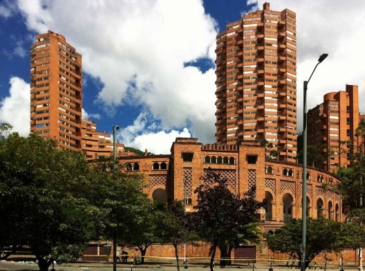Torres del Parque, Bogotá, 1965-1970. Arquiteto Rogelio Salmona<br />Foto Abilio Guerra 