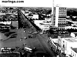 Avenida Brasil no início da década de 1960. Inicia-se a verticalização em Maringá [maringa.com (2006)]