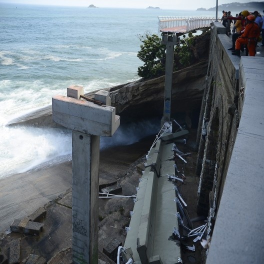 Section of the Tim Maia Cycle Path, legacy of the Olympic Games, which collapsed on April 21, 2016<br />Photo Fernando Frazão  [Agência Brasil/EBC]