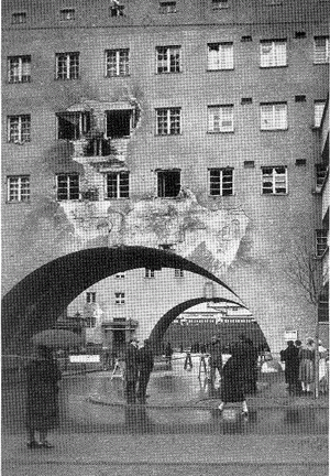 Efeitos do bombardeio do Karl-Marx-Hof em 18/02/1934 [Blau, 1999: 5]