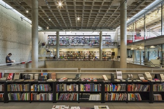 Biblioteca Brasiliana Guita e José Mindlin, São Paulo, arquitetos Eduardo de Almeida e Rodrigo Loeb<br />Foto Nelson Kon 