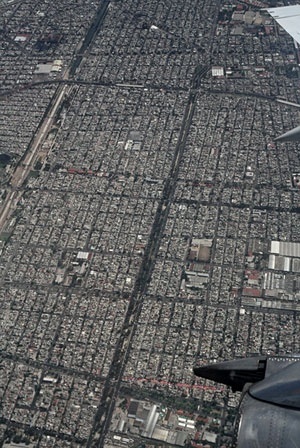 Vista da Cidade do México de um avião [Arq. René Sánchez-Vertiz]