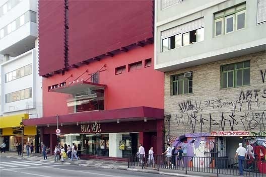 Cine Belas Artes e o edifício Chipre, São Paulo<br />Foto Abilio Guerra 