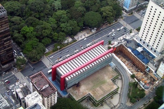 Masp e Parque Trianon, Avenida Paulista, São Paulo<br />Foto Nelson Kon 