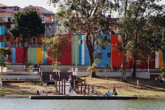 Cantinho do Céu – Parque Residencial dos Lagos, Grajaú, São Paulo, 2009-2012. Boldarini Arquitetos Associados<br />Foto Daniel Ducci  [website oficial do escritório]