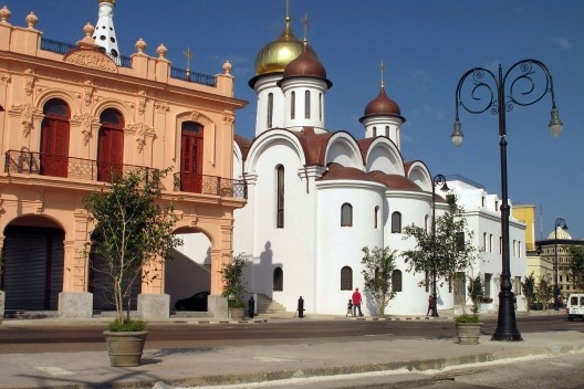 O kitsch “histórico”. Igreja ortodoxa russa inserida no centro histórico de Havana, 2005<br />Foto Roberto Segre 