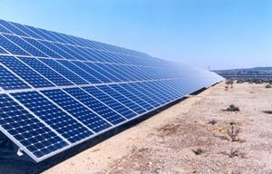 Painéis fotovoltaicos no deserto [Global Links]