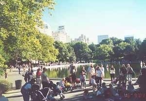 Dia 15/9: Central Park, Manhattan: no sábado à tarde população tenta retomar o cotidiano
